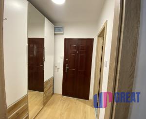 NA PRENÁJOM- ZREKONŠTRUOVANÁ A ZARIADENÁ GARZÓNKA V ŠAMORÍNE