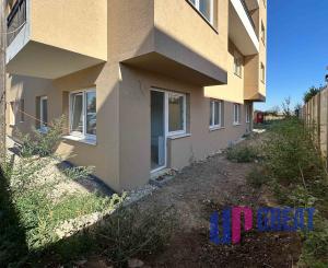 🏡 VILADOMY SENEC | NA PREDAJ 3-IZBOVÝ BYT SO SÚKROMNOU ZÁHRADKOU 48 m²