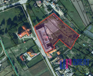 Areál v centre obce Jelka  – 5287 m²