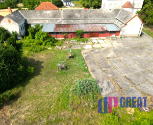 Areál v centre obce Jelka  – 5287 m²