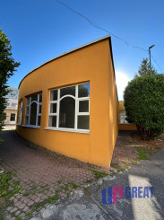 PREDAJ obchodného priestoru na komerčné využitie v Karlovej Vsi.