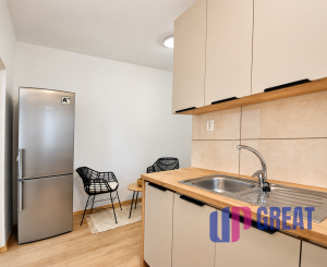 🏡 NA PRENÁJOM | KRÁSNY, KOMPLETNE ZREKONŠTRUOVANÝ 2-IZBOVÝ BYT S BALKÓNOM – NOVÉ MESTO NAD VÁHOM