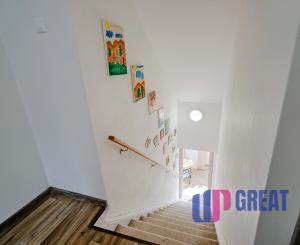 Priestranný 6-izbový rodinný dom – Nešporova ulica, Skalica.