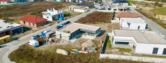 Posledný stavebný pozemok v projekte IBV Tomášov – Okružná