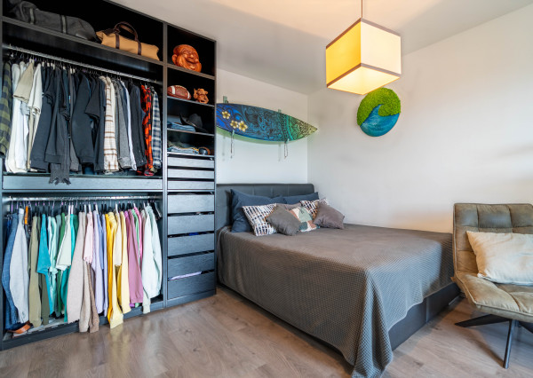 Hľadáte v  centre ŠAMORÍNA prekrásny kompletne prerobený 1,5 izbový byt s loggiou?