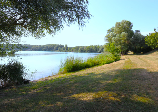 PREDAJ dvojpodlažnej rekreačnej chaty pri Šulianskom jazere
