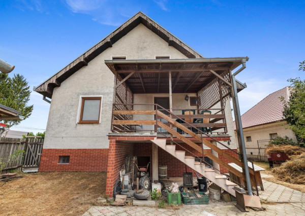 PREDANÉ - Poschodový rodinný dom v obci Horný Bar