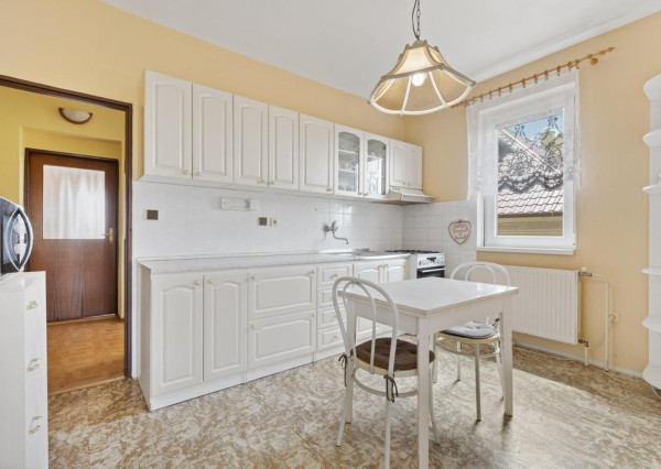 PREDANÉ - Poschodový rodinný dom v obci Horný Bar