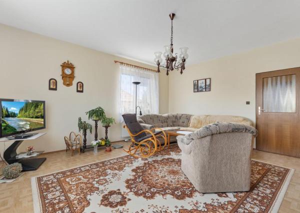 PREDANÉ - Poschodový rodinný dom v obci Horný Bar