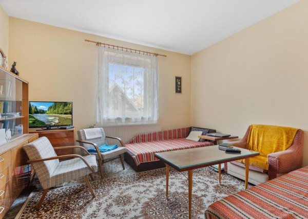 PREDANÉ - Poschodový rodinný dom v obci Horný Bar