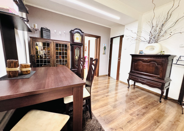 Na predaj 3-izbový byt v centre okresného mesta SENICA.