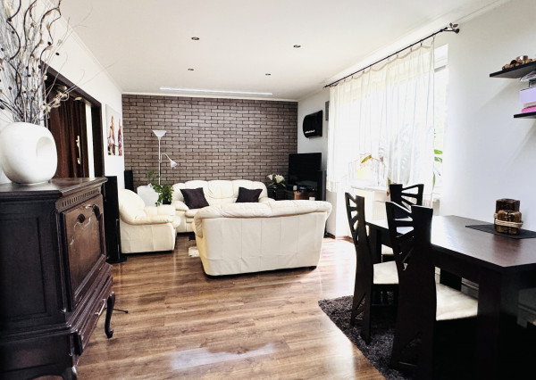 Na predaj 3-izbový byt v centre okresného mesta SENICA.