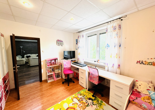 Na predaj 3-izbový byt v centre okresného mesta SENICA.