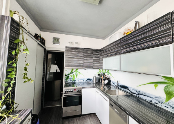 Na predaj 3-izbový byt v centre okresného mesta SENICA.