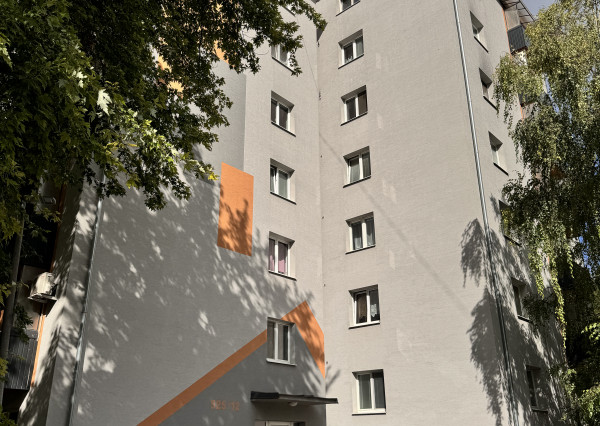 Na predaj 3-izbový byt v centre okresného mesta SENICA.