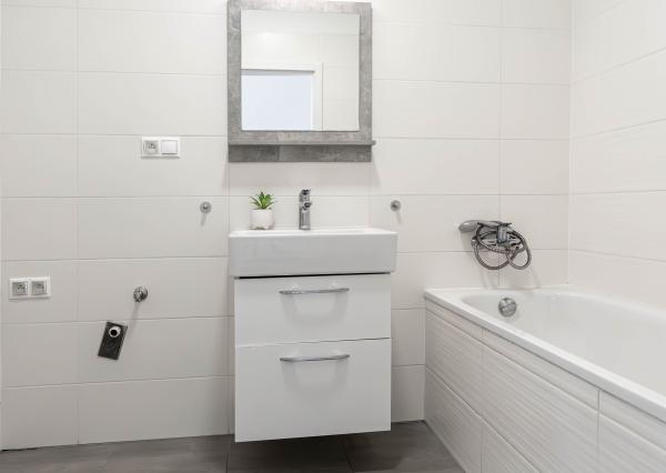 PREDAJ 3 IZBOVÁ  ZARIADENÁ NOVOSTAVBA SO ZÁHRADOU A PARKOVACÍM STÁTÍM V LUKRATÍVNEJ ČASTI MESTA ŠAMORÍN