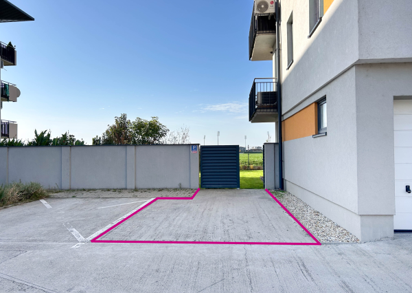 PREDAJ 3 IZBOVÁ  ZARIADENÁ NOVOSTAVBA SO ZÁHRADOU A PARKOVACÍM STÁTÍM V LUKRATÍVNEJ ČASTI MESTA ŠAMORÍN