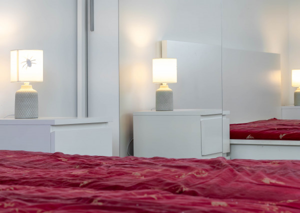 PREDAJ 3 IZBOVÁ  ZARIADENÁ NOVOSTAVBA SO ZÁHRADOU A PARKOVACÍM STÁTÍM V LUKRATÍVNEJ ČASTI MESTA ŠAMORÍN