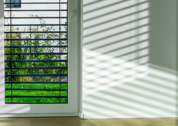 PREDAJ 3 IZBOVÁ  ZARIADENÁ NOVOSTAVBA SO ZÁHRADOU A PARKOVACÍM STÁTÍM V LUKRATÍVNEJ ČASTI MESTA ŠAMORÍN