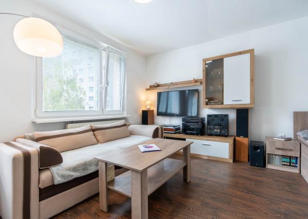 Na predaj útulný, kompletne prerobený 1 izbový zariadený  byt v tichej časti Šamorína.