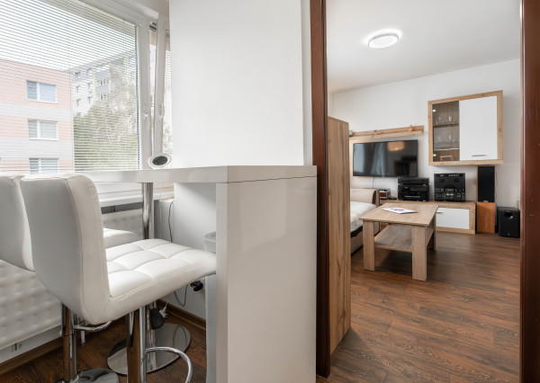 Na predaj útulný, kompletne prerobený 1 izbový zariadený  byt v tichej časti Šamorína.