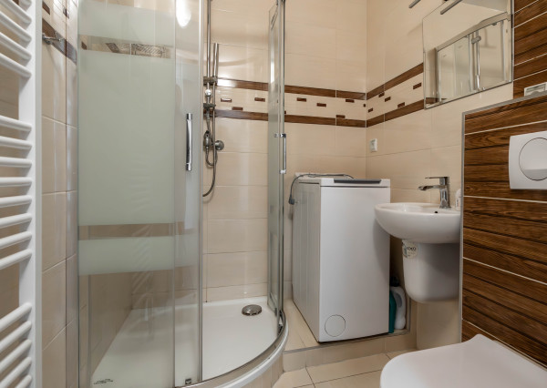 Na predaj útulný, kompletne prerobený 1 izbový zariadený  byt v tichej časti Šamorína.