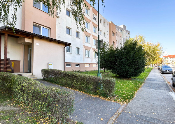 Na predaj útulný, kompletne prerobený 1 izbový zariadený  byt v tichej časti Šamorína.