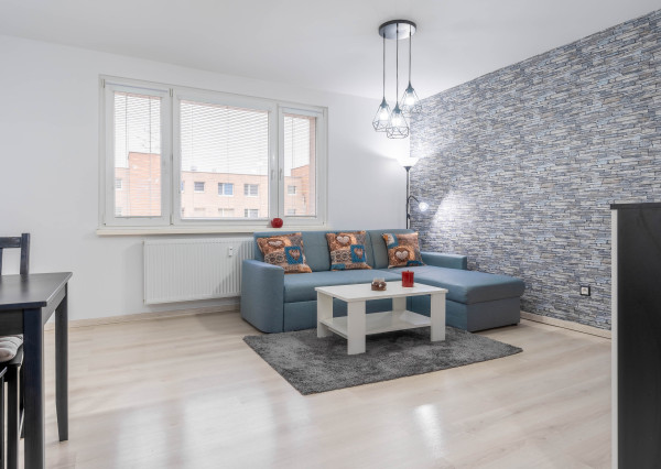 ŠAMORÍN -  3 izb.  BYT NA PRENÁJOM , Hlavná ulica