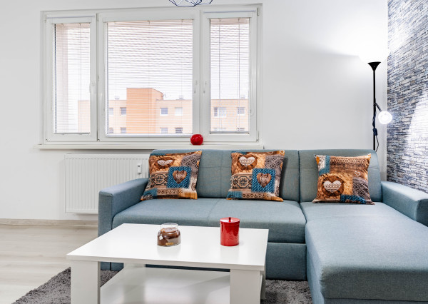 ŠAMORÍN -  3 izb.  BYT NA PRENÁJOM , Hlavná ulica