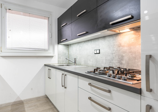 ŠAMORÍN -  3 izb.  BYT NA PRENÁJOM , Hlavná ulica