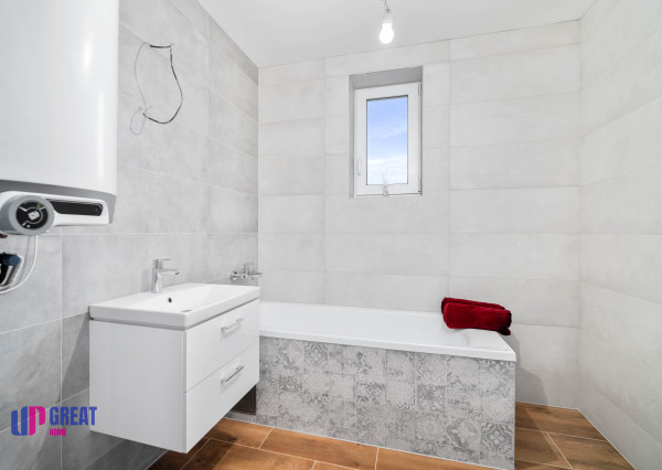 PREDAJ 3 izb. bytu s terasou, Oľdza, parking, novostavba