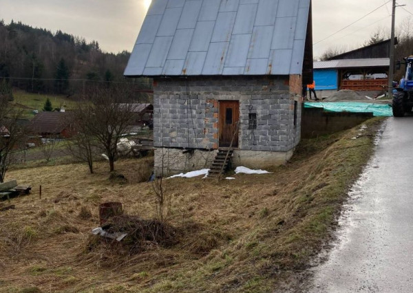 Predaj  Chaty a pozemku 1626m2 obec Petrovice