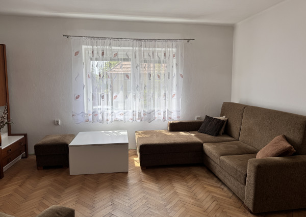 Na predaj priestranný 7-izbový rodinný dom v Gbeloch, okres Skalica.