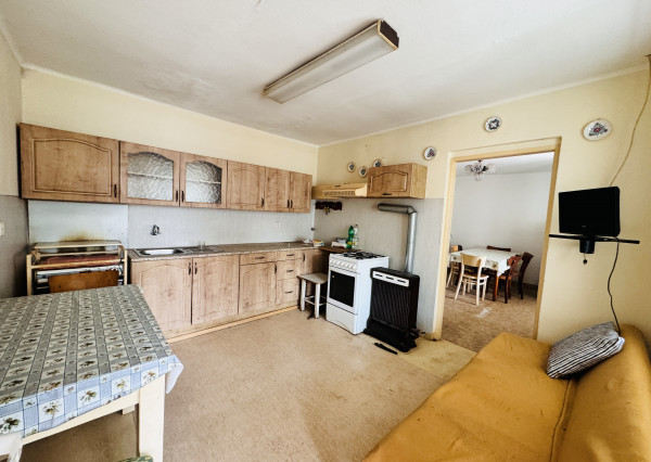 Na predaj priestranný 7-izbový rodinný dom v Gbeloch, okres Skalica.