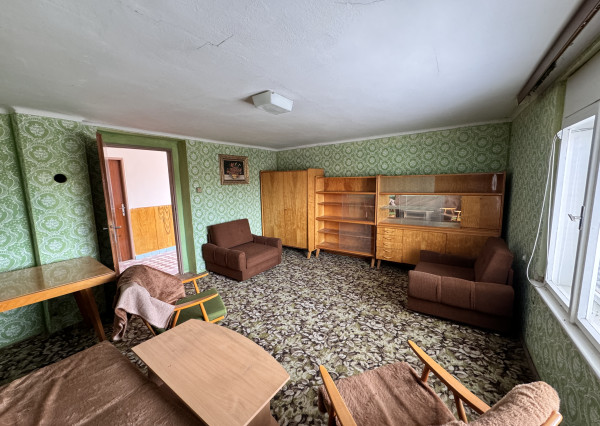 Na predaj priestranný 7-izbový rodinný dom v Gbeloch, okres Skalica.