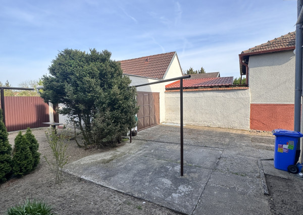 Na predaj priestranný 7-izbový rodinný dom v Gbeloch, okres Skalica.