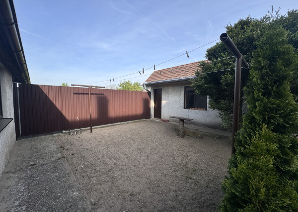 Na predaj priestranný 7-izbový rodinný dom v Gbeloch, okres Skalica.