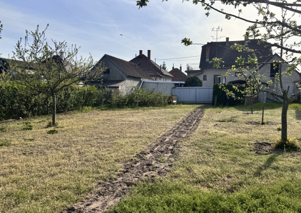 Na predaj priestranný 7-izbový rodinný dom v Gbeloch, okres Skalica.