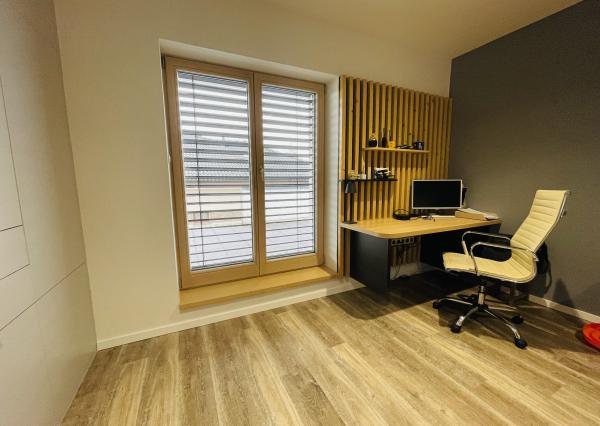 Na predaj poschodový 5 -izbový nadštandardný rodinný dom s bazénom,  v meste Gbely okres Skalica.