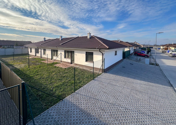 PREDAJ 3 izb. rodinného domu, Macov, novostavba, všetky IS