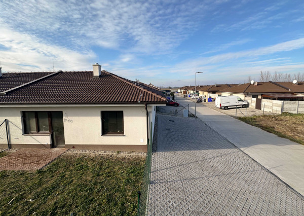 PREDAJ 3 izb. rodinného domu, Macov, novostavba, všetky IS