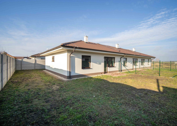 PREDAJ 3 izb. rodinného domu, Macov, novostavba, všetky IS