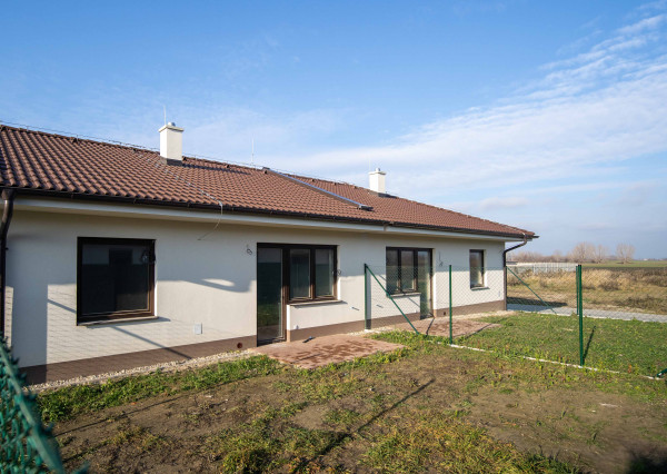PREDAJ 3 izb. rodinného domu, Macov, novostavba, všetky IS