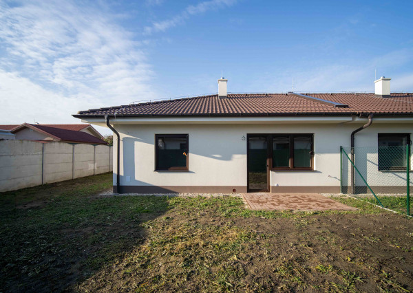 PREDAJ 3 izb. rodinného domu, Macov, novostavba, všetky IS