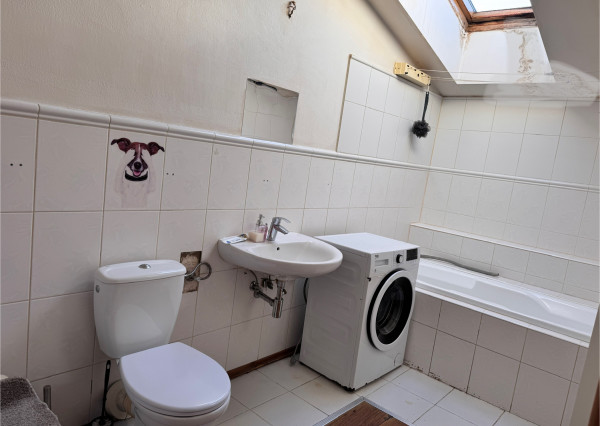 Priestranný 3-izbový byt s terasou na prenájom blízko centra Skalice.