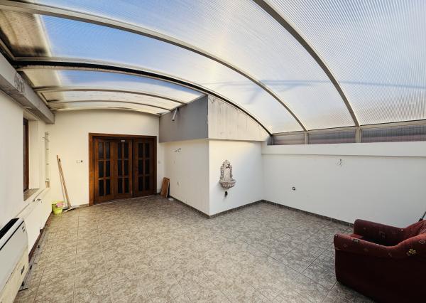 Priestranný 3-izbový byt s terasou na prenájom blízko centra Skalice.