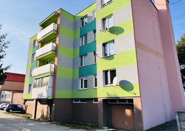 Na predaj 1-izbový byt v Gbeloch – 36 m² s vlastným kúrením a priestrannou loggiou!