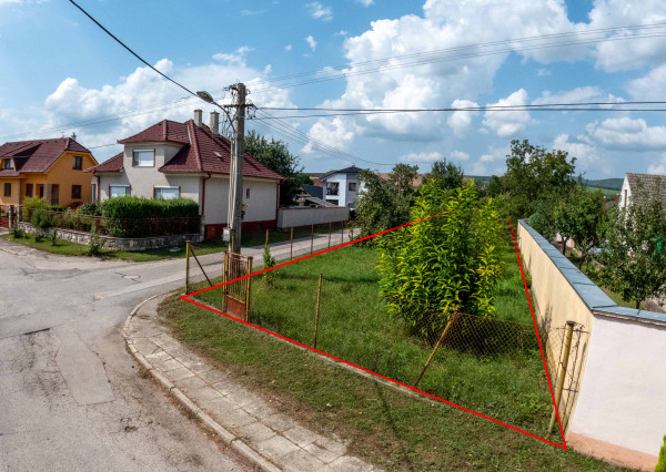 PREDAJ pozemok na výstavbu domu, Podolie