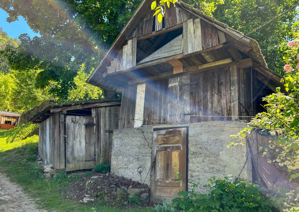 PREDANÉ 05/2025 - rodinný dom / chalupa, Hrachovište