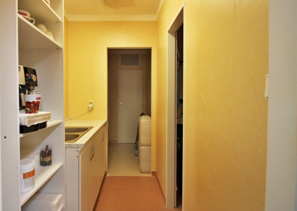 PRENÁJOM ambulancia/služby 44,10 m2, Piešťany, Winterova ul.